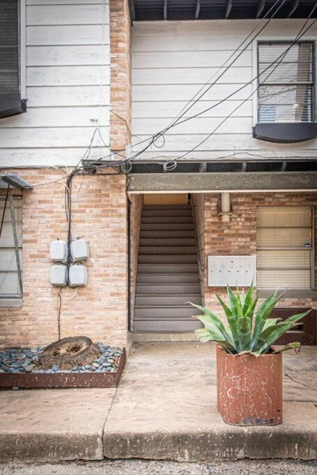 Downtown Austin Suite Retreat Exterior photo